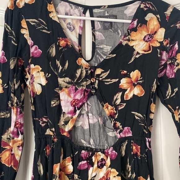 Kendall & Kylie Dress - Picture 2 of 8